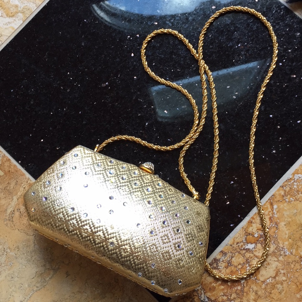 Eximious of London evening with sparkling crystals